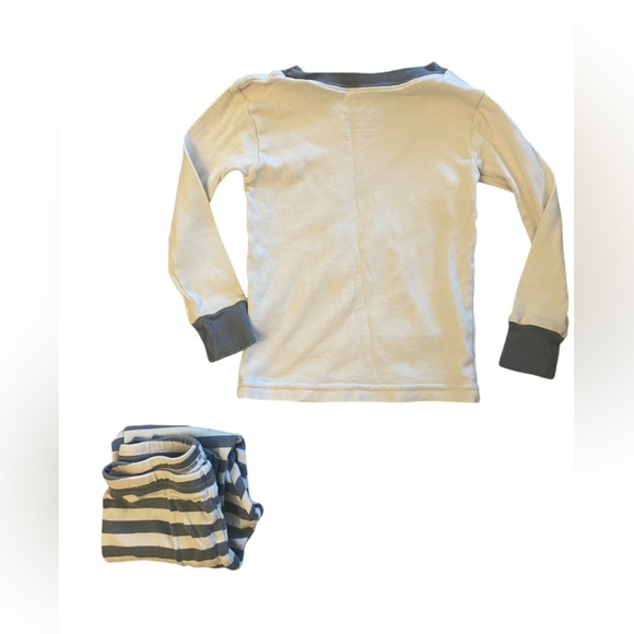 Carters Good Knight PJS Sz 2T Top & Bottom - Picture 5 of 7